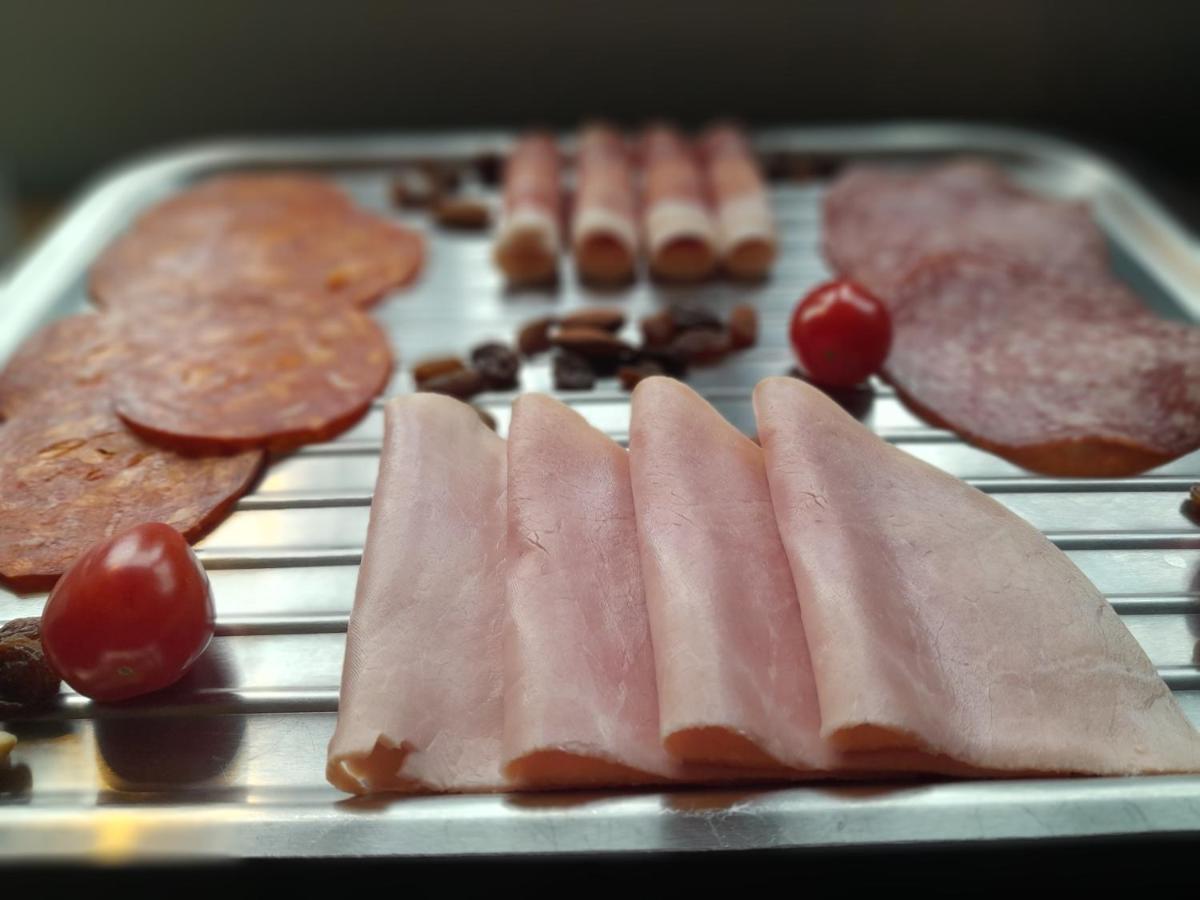 イープル Juliette'S Bed & Breakfast エクステリア 写真