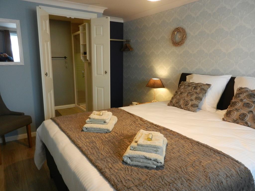 イープル Juliette'S Bed & Breakfast エクステリア 写真