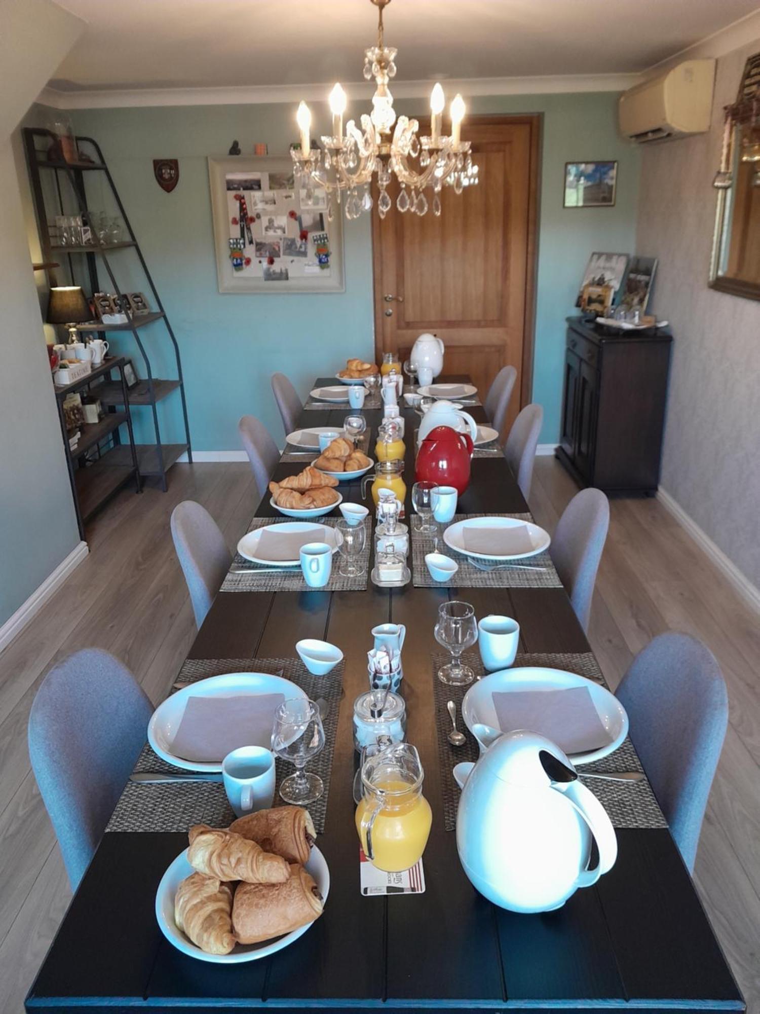 イープル Juliette'S Bed & Breakfast エクステリア 写真