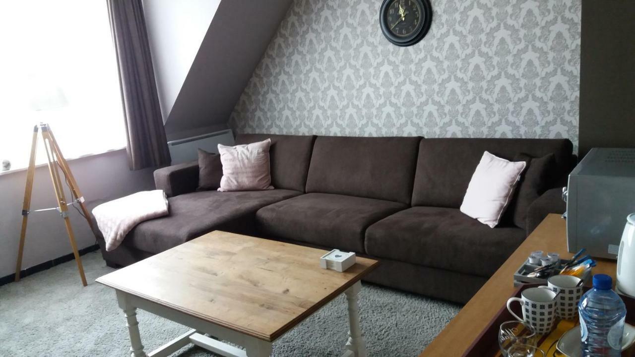 イープル Juliette'S Bed & Breakfast エクステリア 写真