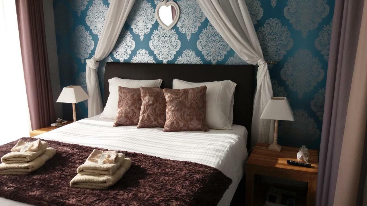 イープル Juliette'S Bed & Breakfast エクステリア 写真